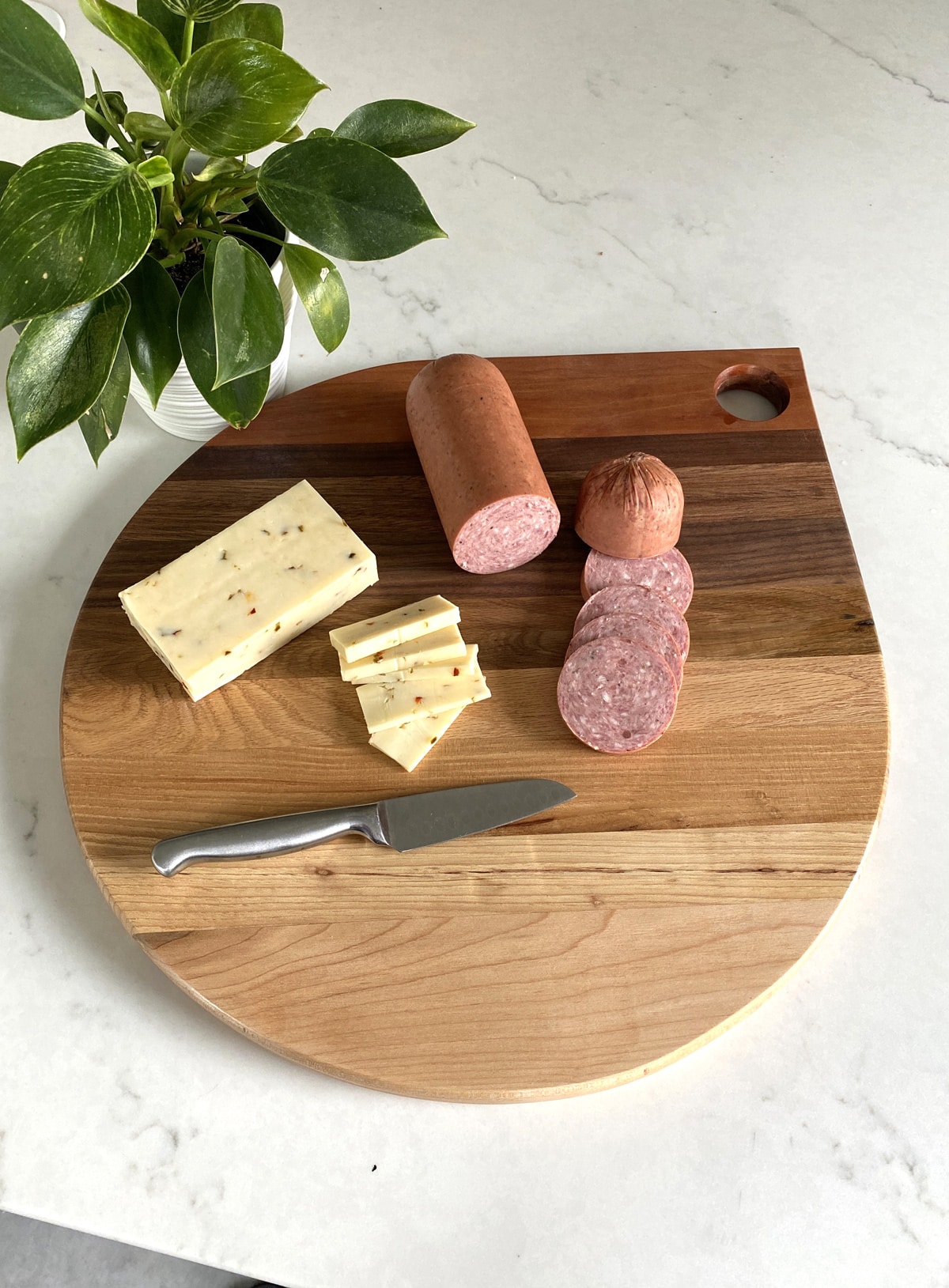 ombre cutting board cuts sausages and cheese
