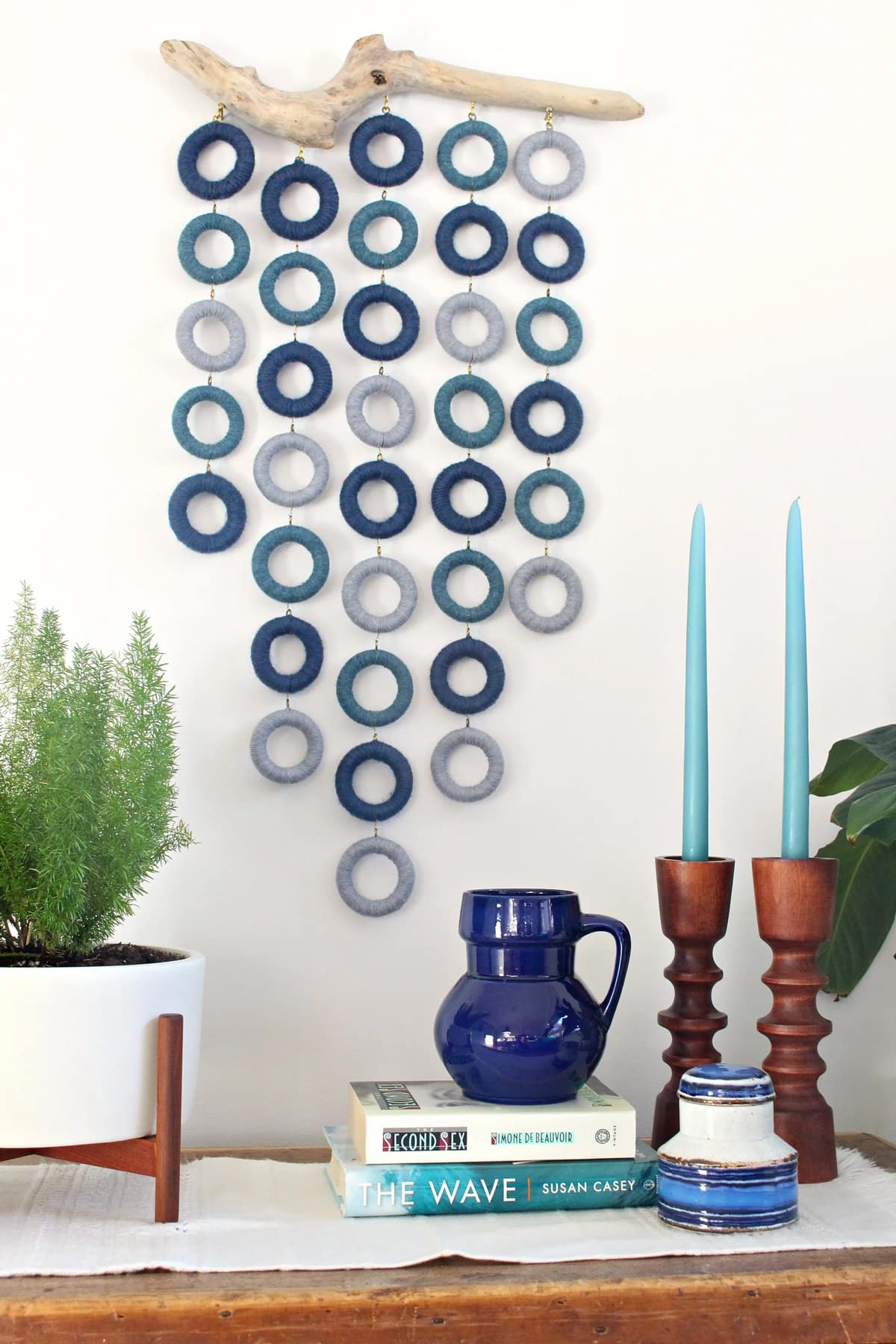 wall hanging decor and tableware