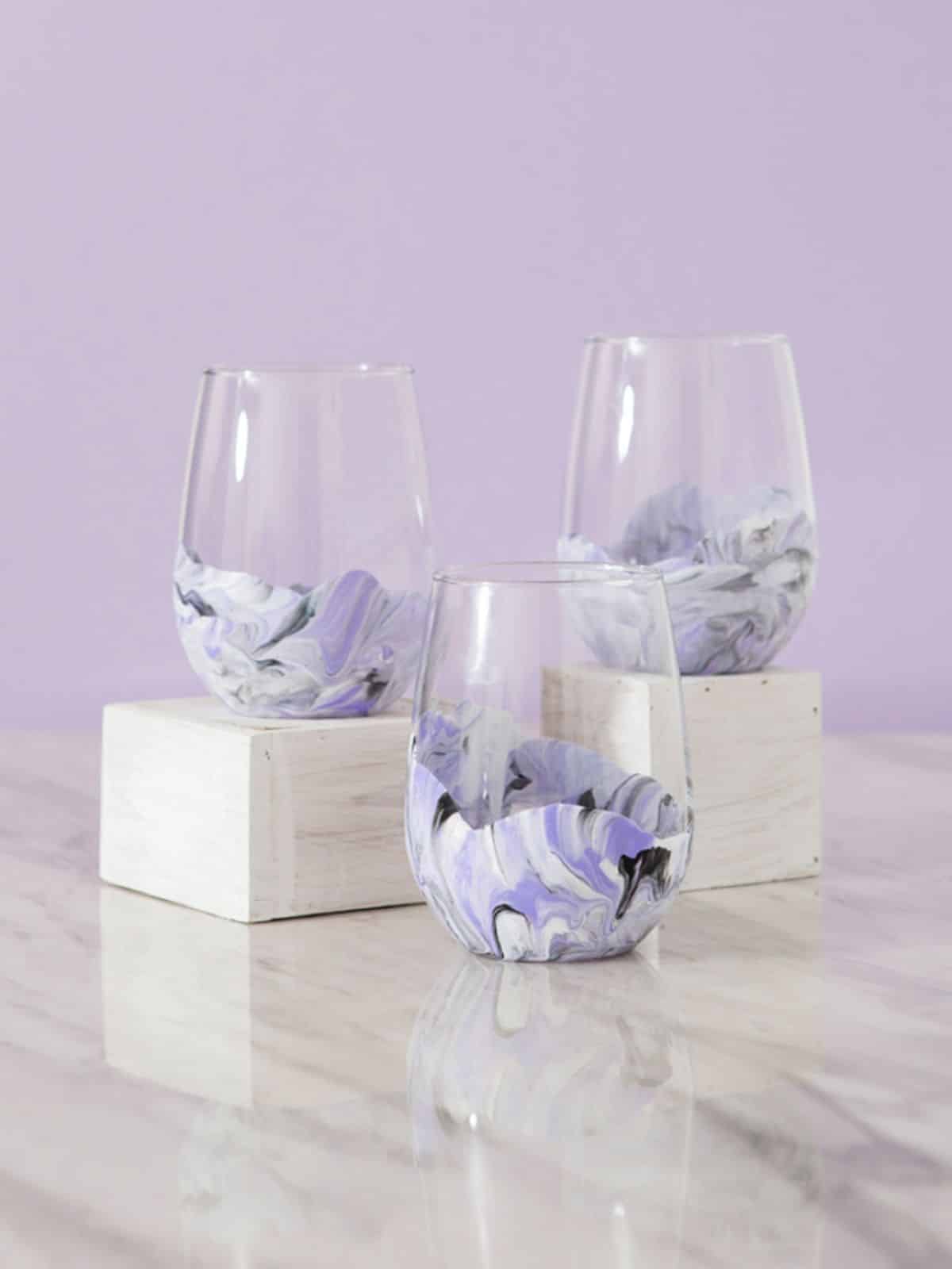 DIY Easy Painted Marble Wine Glass Gifts
