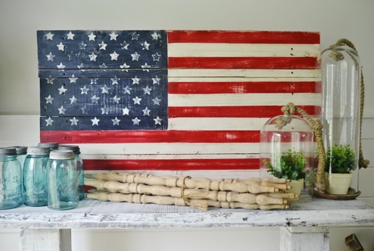 DIY Wood Pallet American Flag