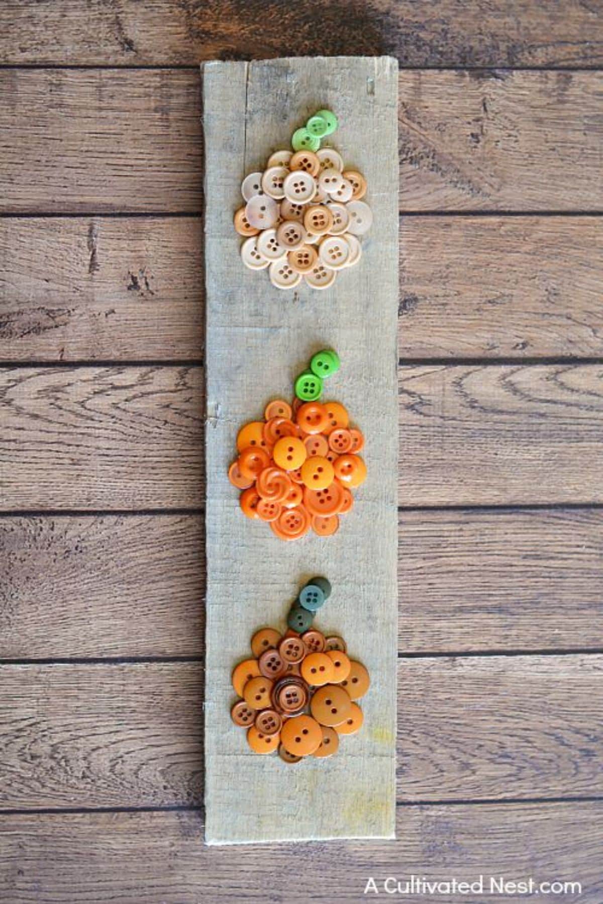 DIY Easy Ombre Pumpkin Button Art