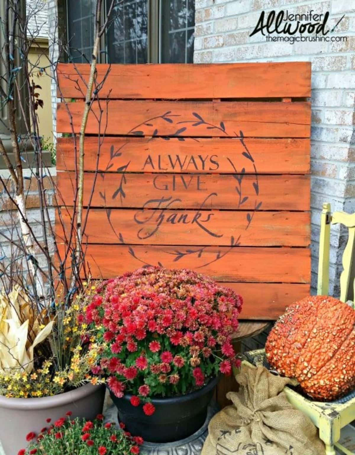 DIY Painted Pallet Porch Sign
