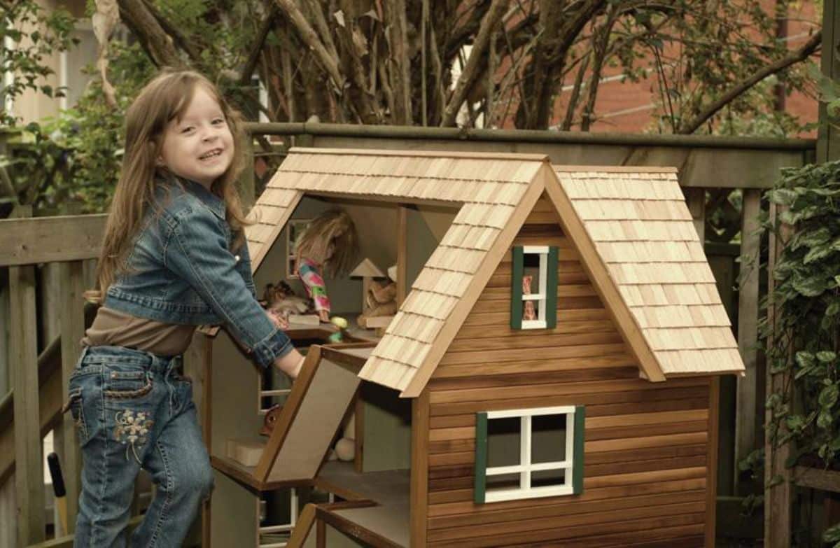 Durable Wooden Dollhouse