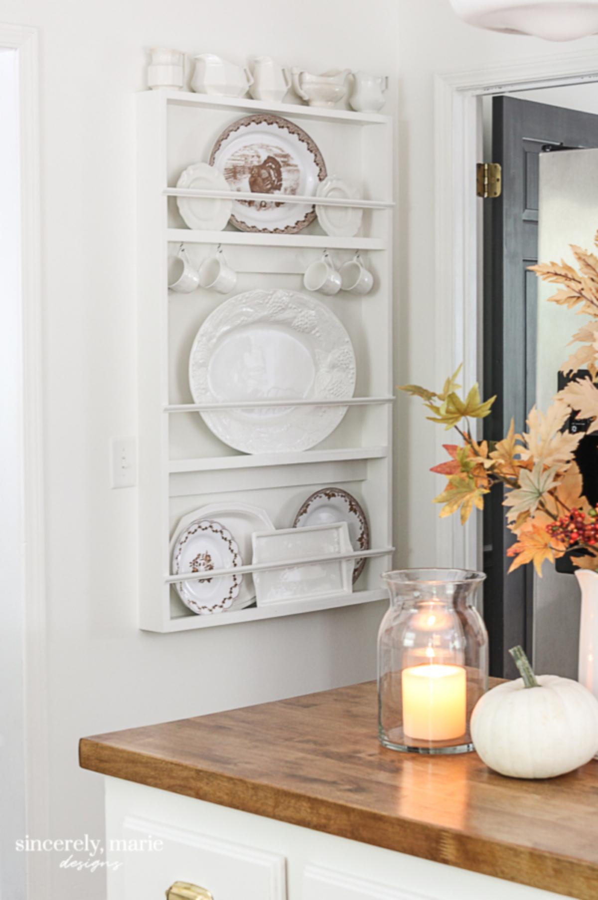 DIY Plate Rack in the Kitchen