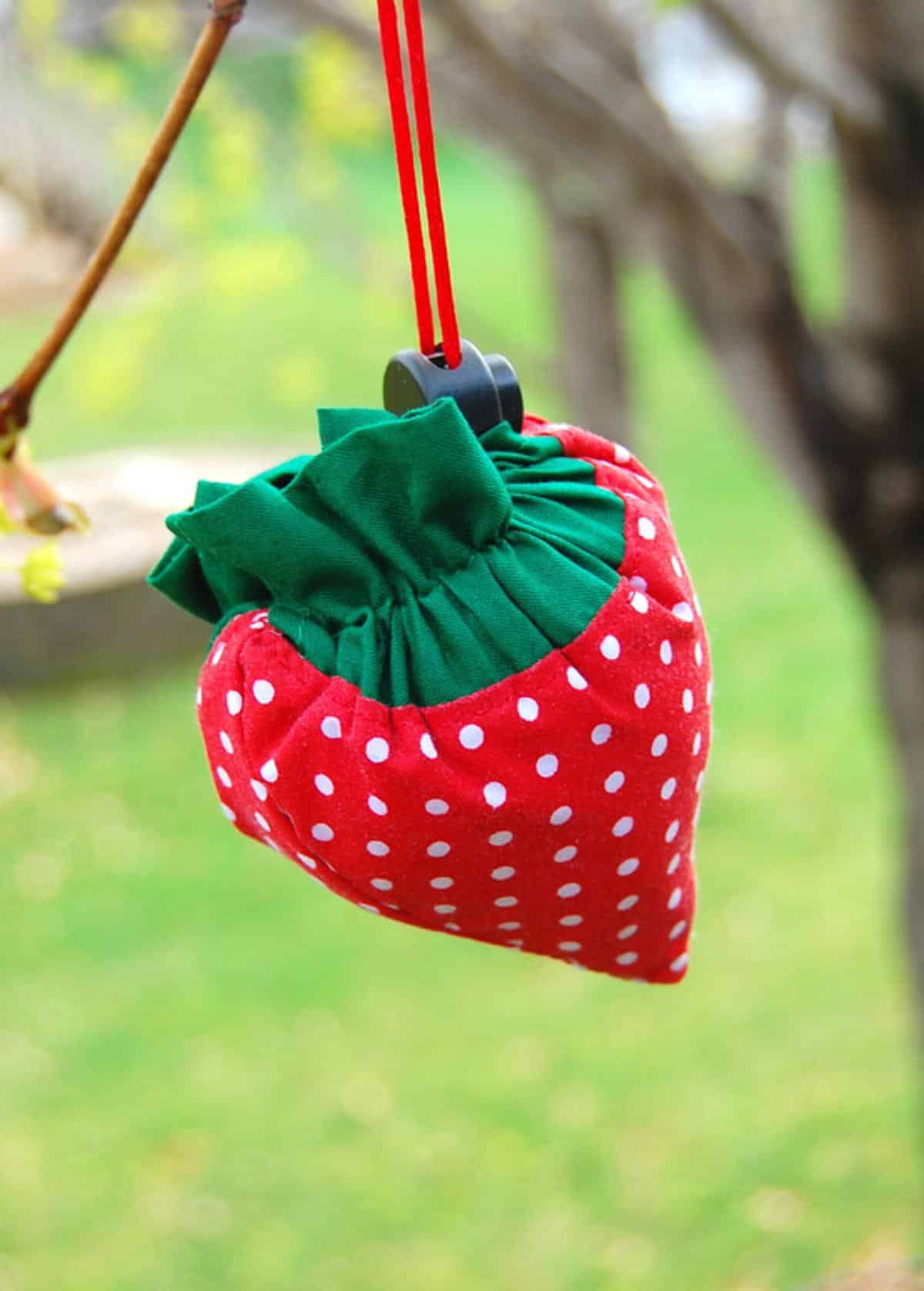 DIY Strawberry Bag