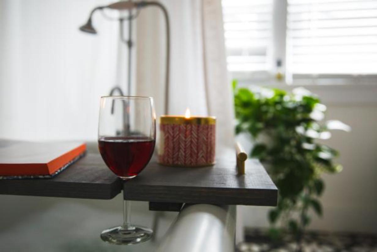 DIY Bath Tray With Built-in Wine Holder