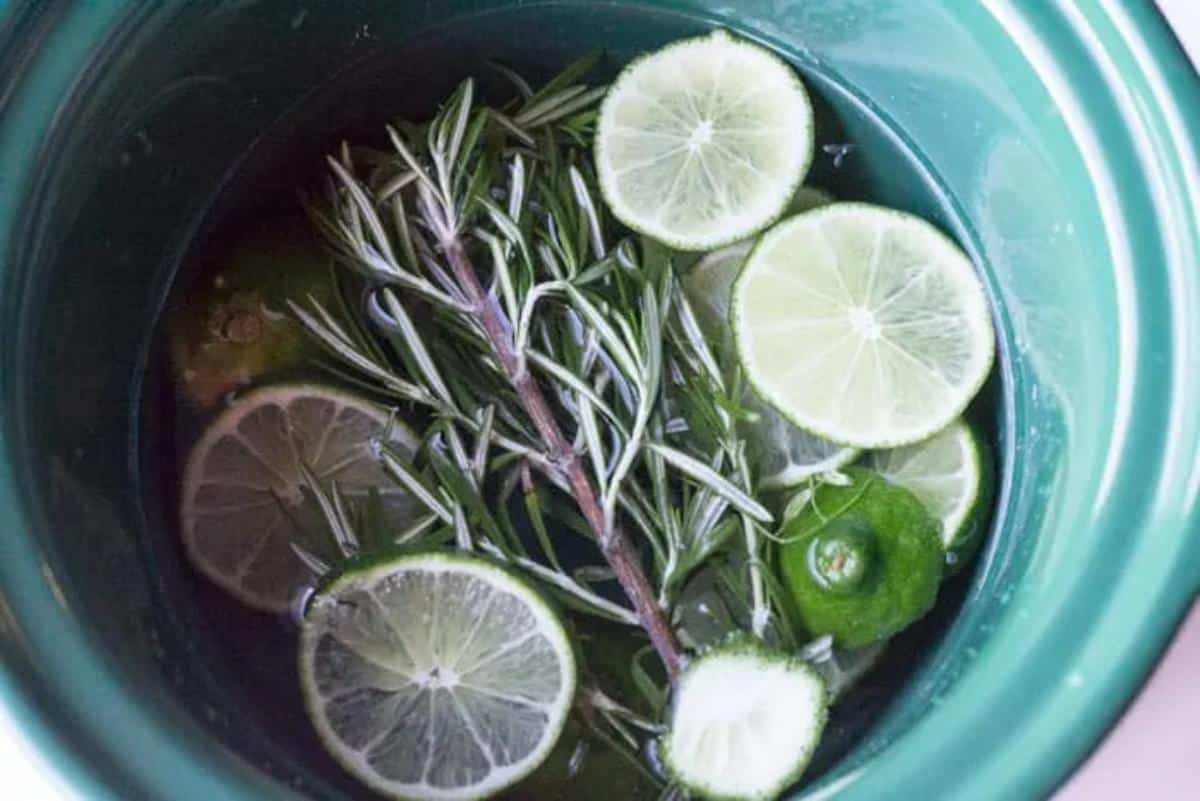Potpourri With Lime, Rosemary and Vanilla 