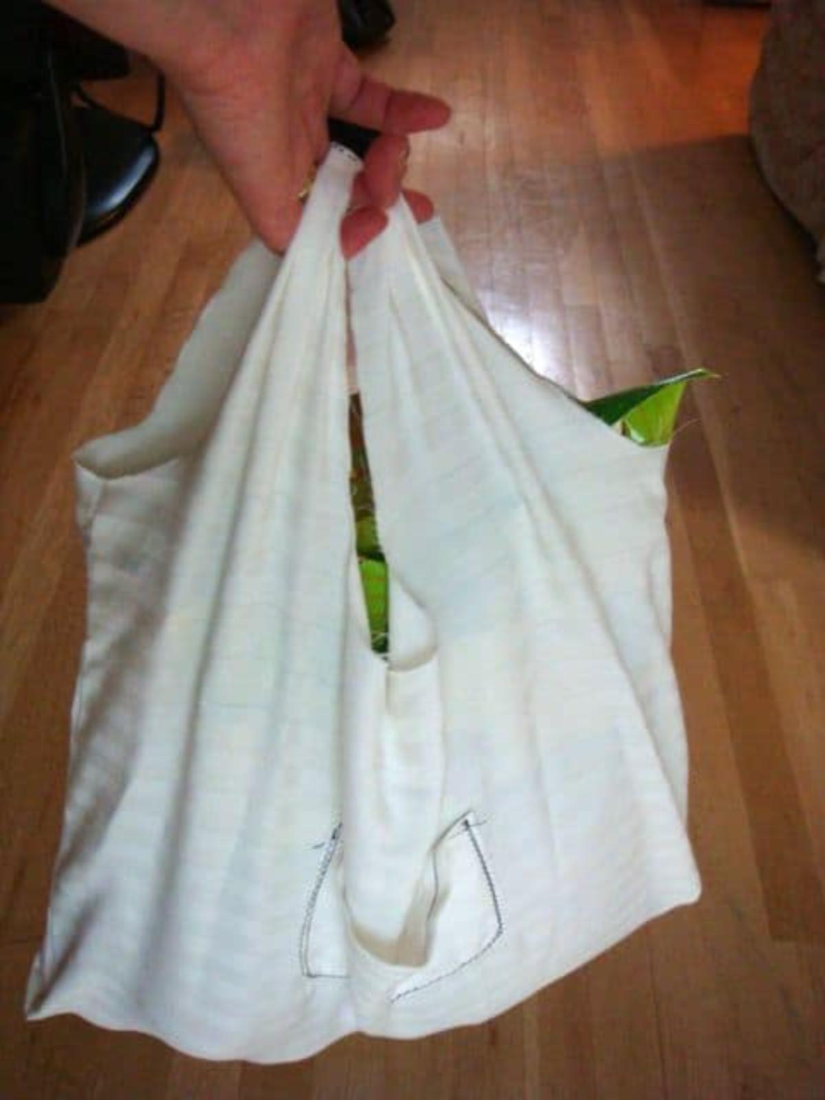DIY Grocery Bags With Old Cotton Sheets
