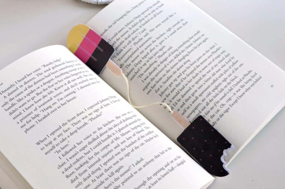 DIY Scratch-And-Sniff Bookmark