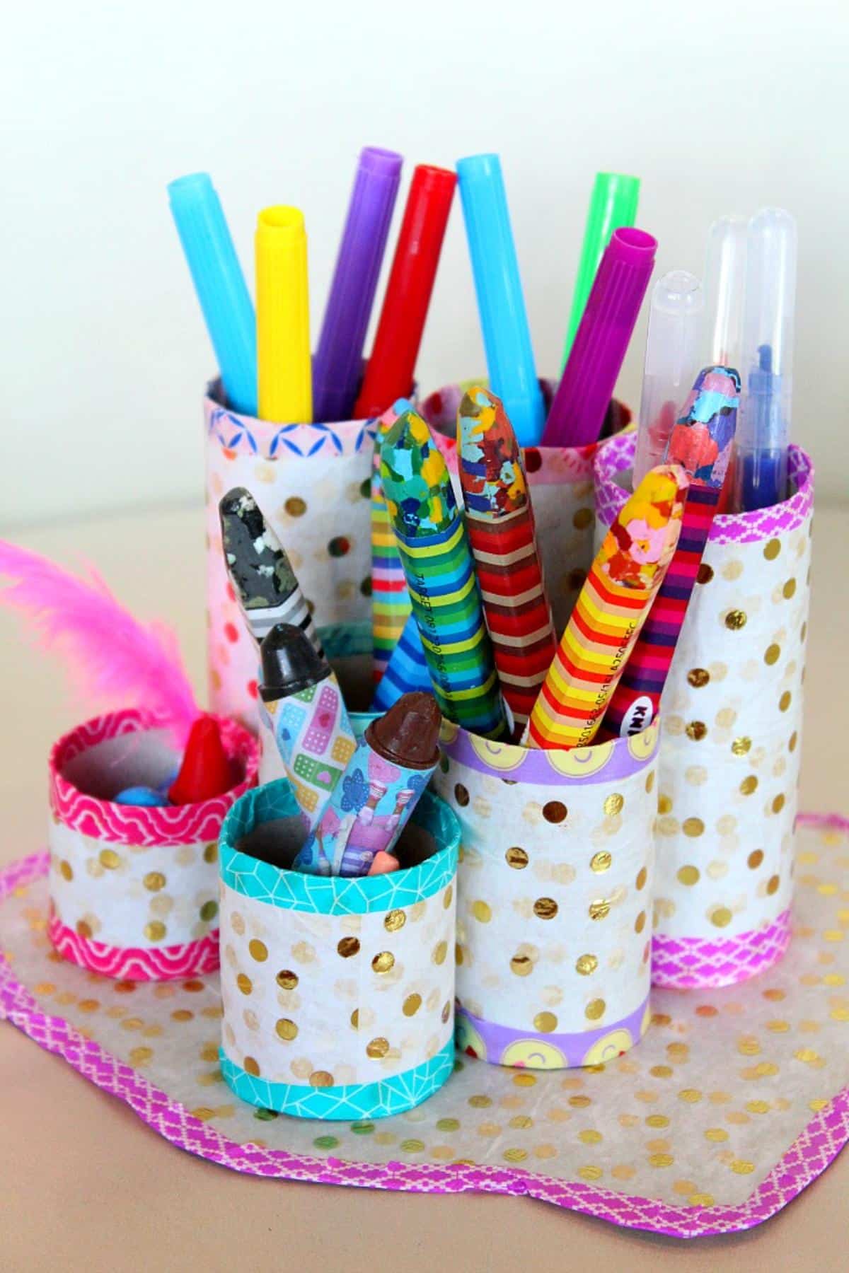 DIY Recycled Toilet Paper Rolls Pencil Holder