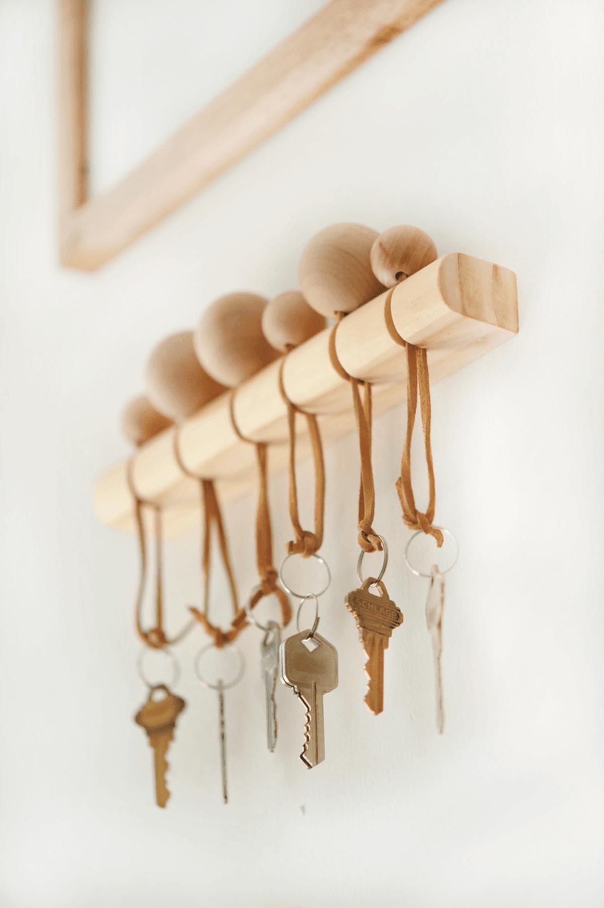 DIY Modern Wood Key Holder 
