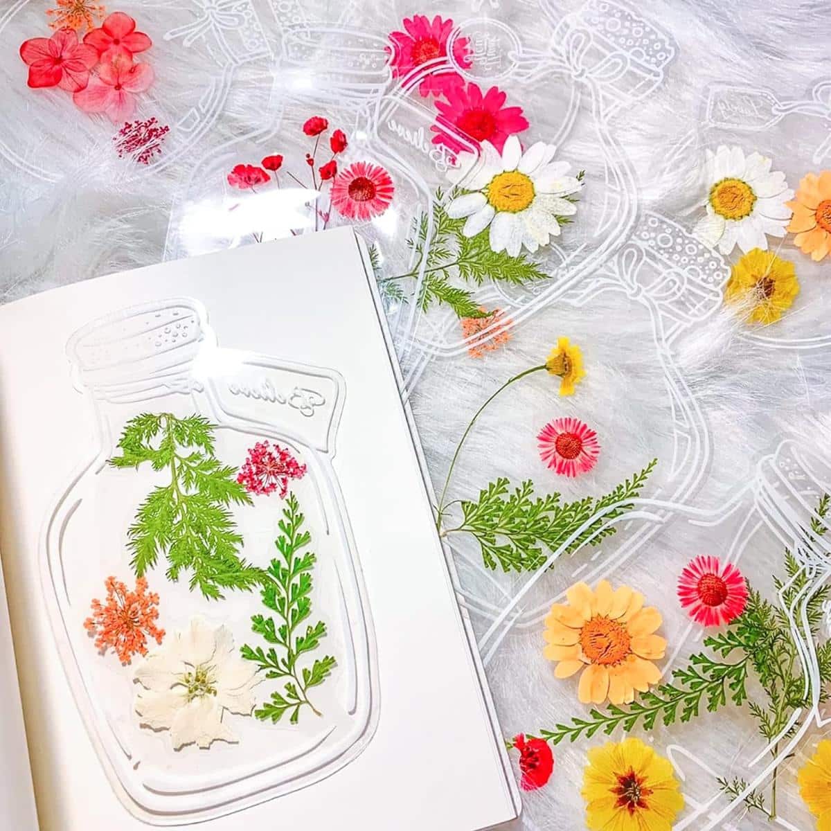 DIY Transparent Dried Flower Bookmarks
