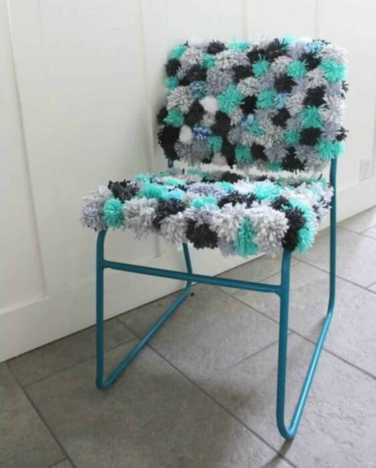 DIY om Pom Chair