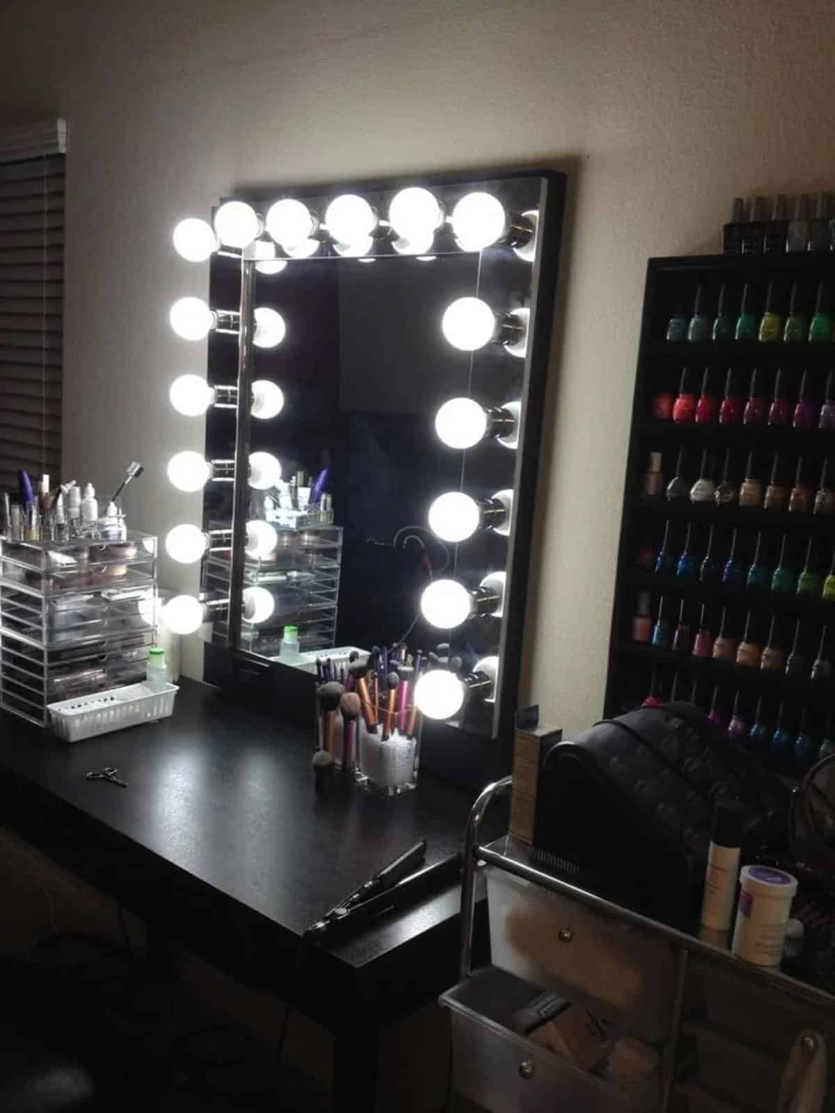 DIY Vanity Mirror With Lights