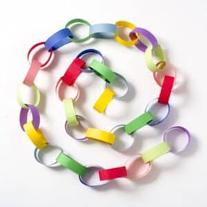 32 Paper Chain Craft Ideas and Projects - DIY & Crafts