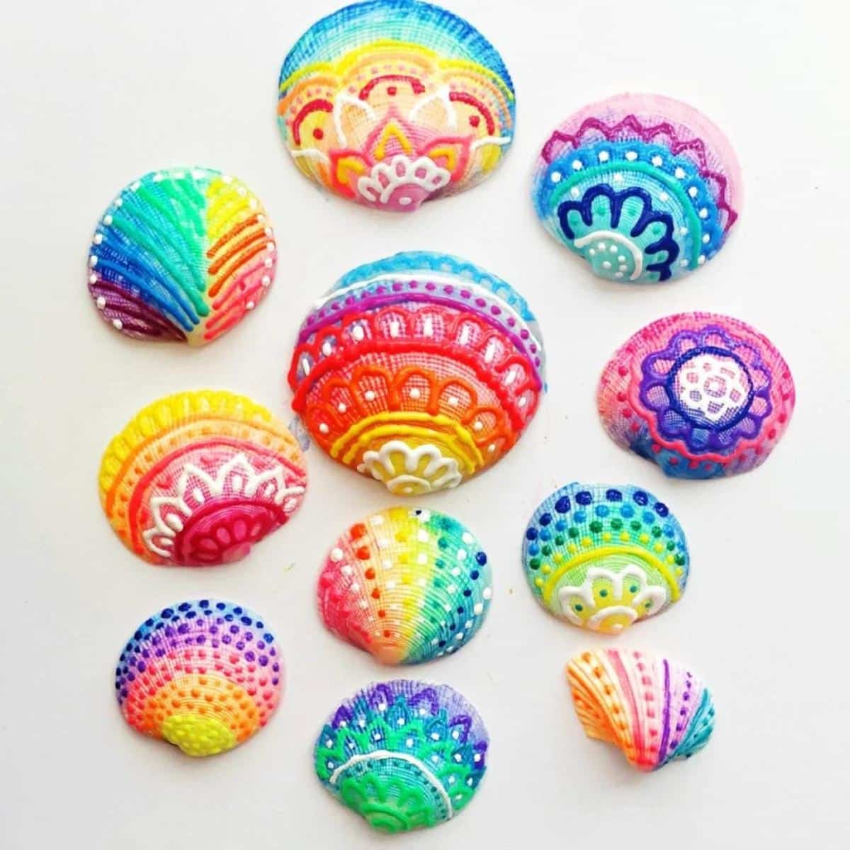 Painted Sea Shells With Puffy Paint