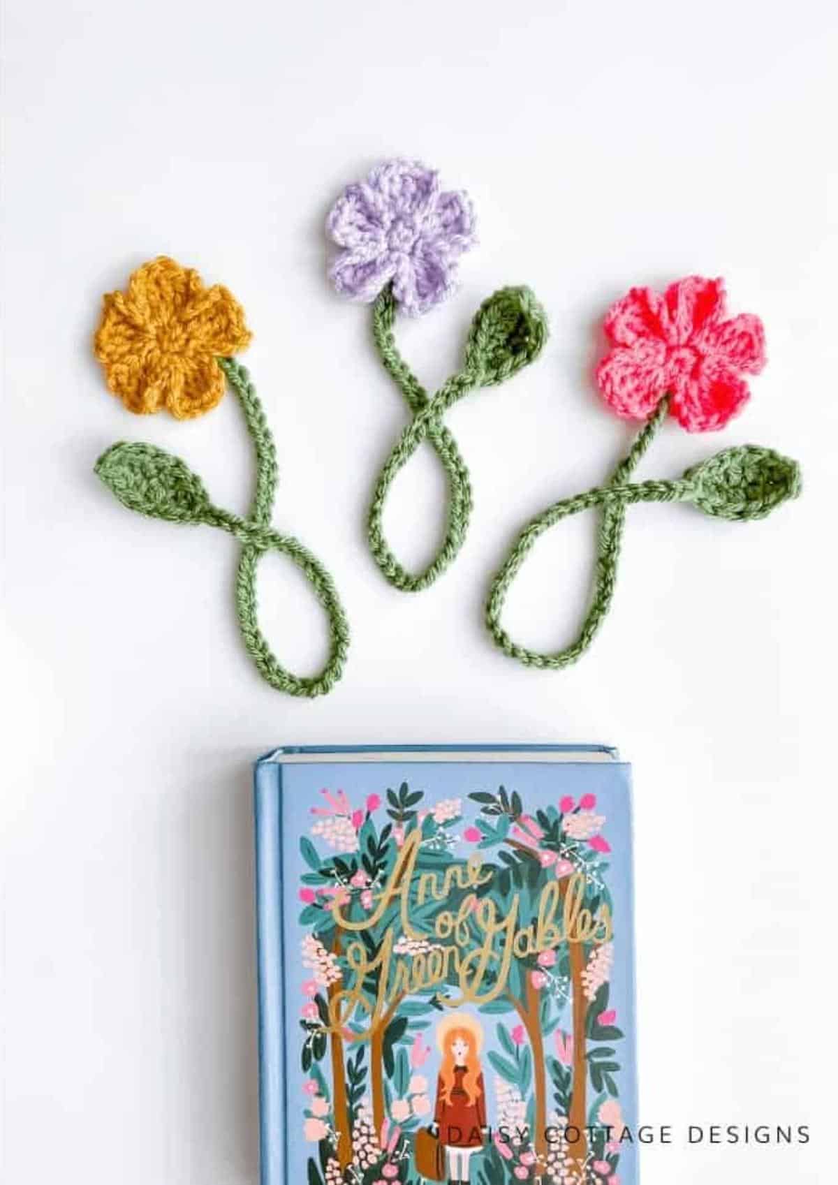 Dainty Daisy Crochet Bookmarks