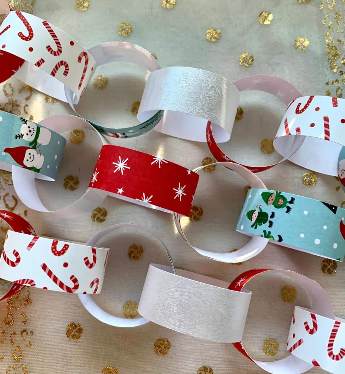 DIY Christmas Paper Chain 